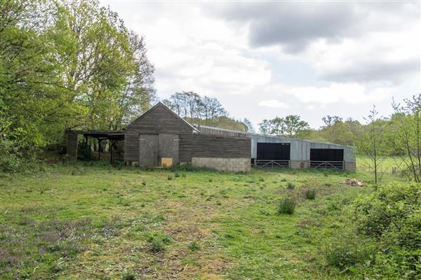 51 Acres Mountfield Robertsbridge East Sussex Tn32 5lx Uklaf
